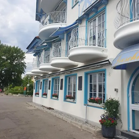 Amelia Île de Reichenau